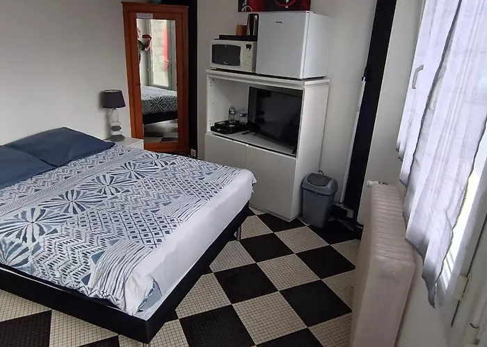 Privative A St Remy En Mauges Bed & Breakfast 3*